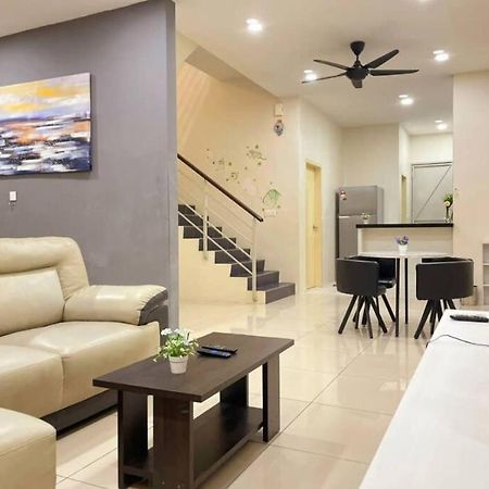 Cozyhouse 4Room 3Bath Room 10Pax'''Simpangampattasek Simpang Ampat  Bagian luar foto