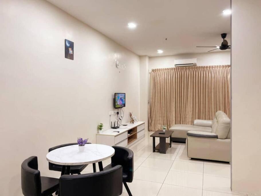 Cozyhouse 4Room 3Bath Room 10Pax'''Simpangampattasek Simpang Ampat  Bagian luar foto