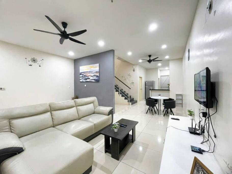 Cozyhouse 4Room 3Bath Room 10Pax'''Simpangampattasek Simpang Ampat  Bagian luar foto